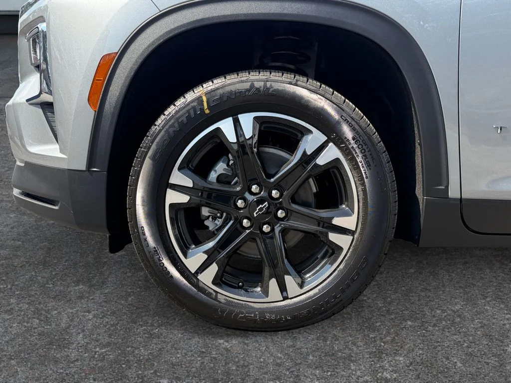 New 2027 Sterling Gray Metallic Chevrolet LT image 9