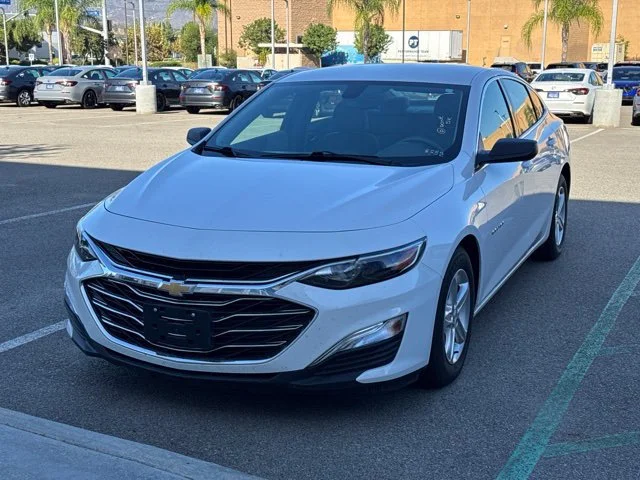 Used 2022 Summit White Chevrolet LS image 2