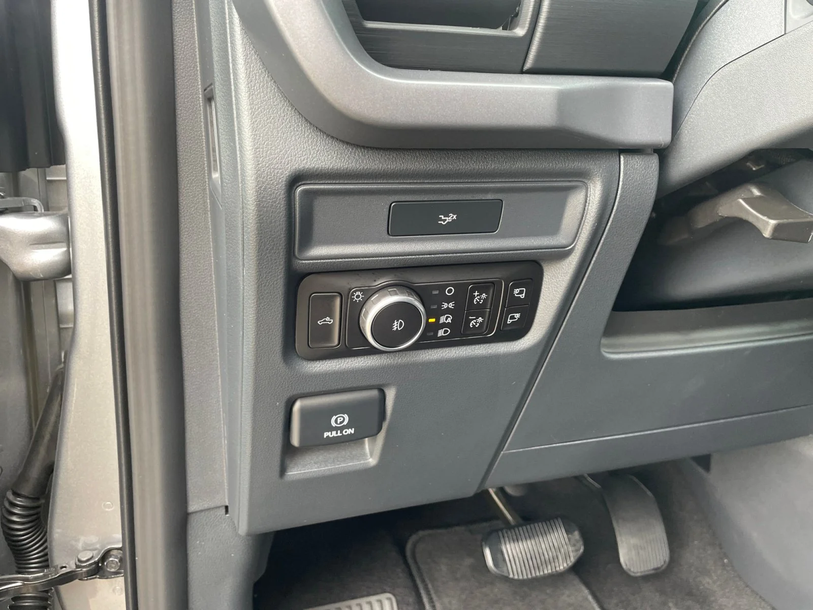 New 2026 Iconic Silver Metallic Ford XLT image 16