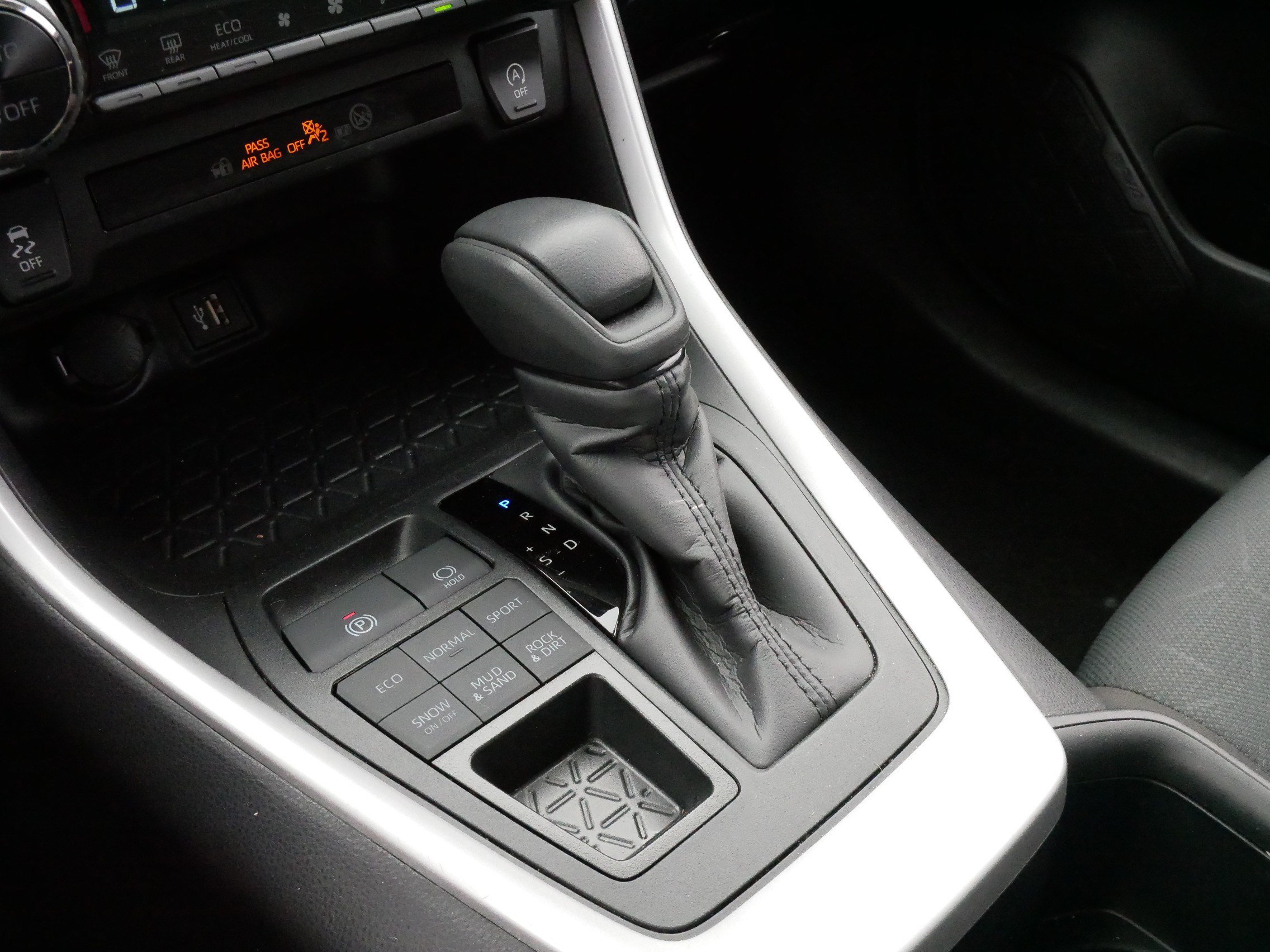 Certified Used 2025 Ice Cap Toyota XLE image 24