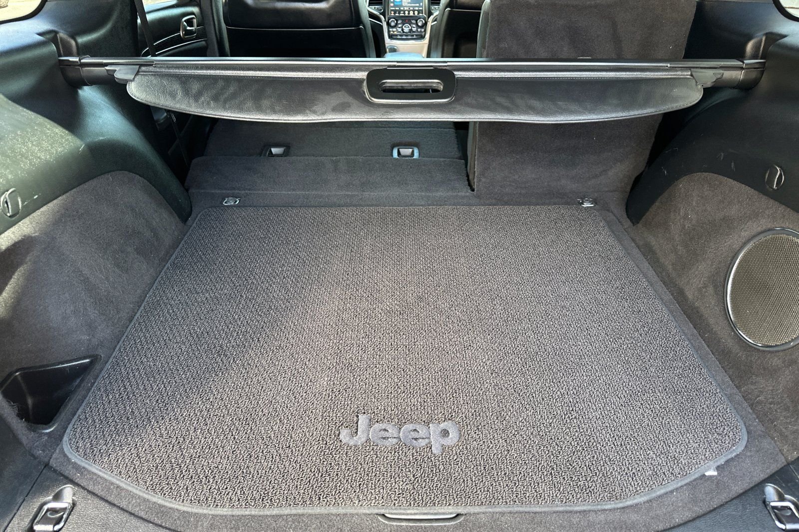 Used 2016 Gray Jeep Summit image 15