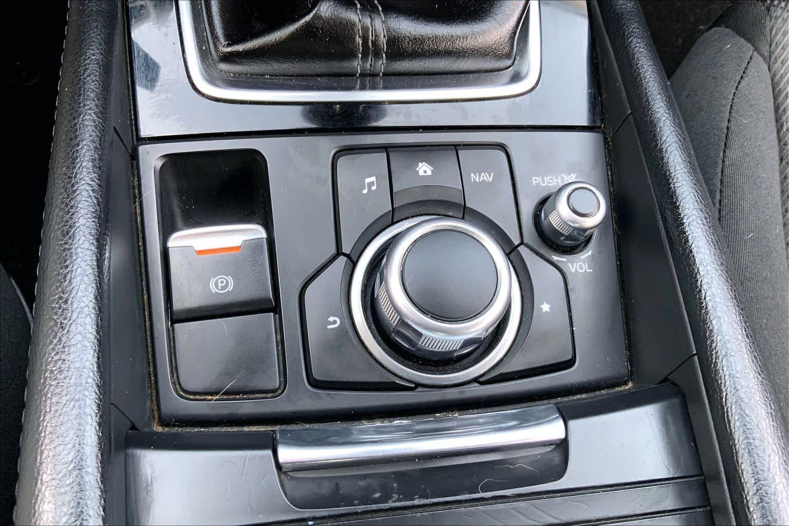 Used 2018 Snowflake White Pearl Mica Mazda Sport image 15