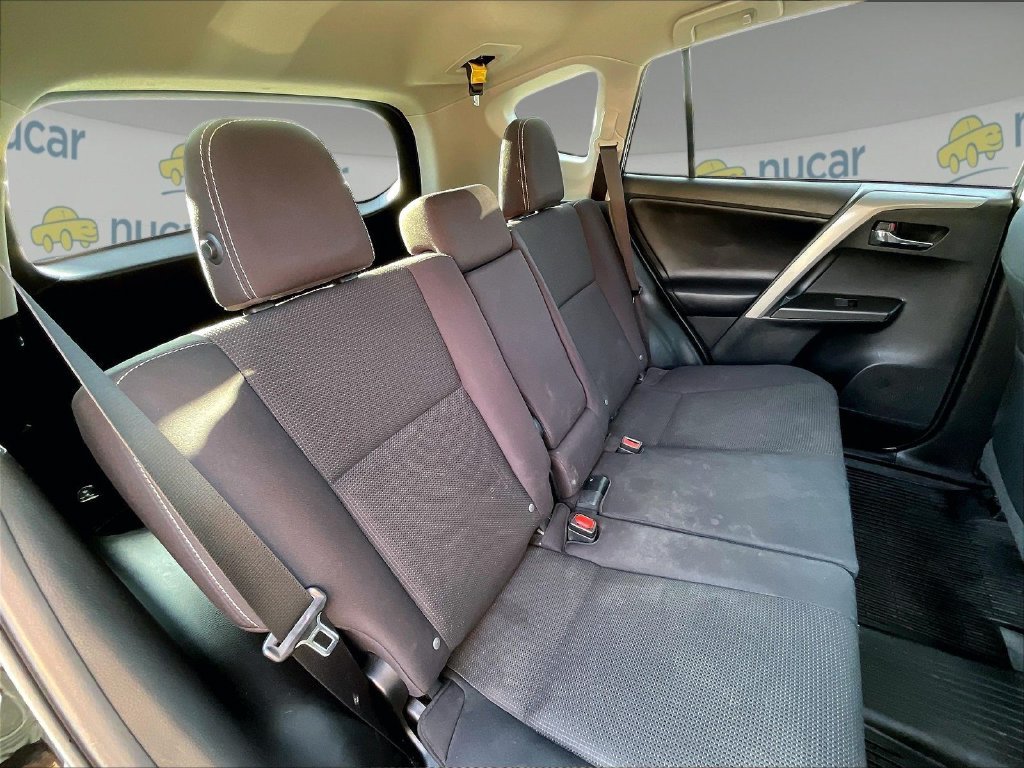 Used 2018 Black Toyota XLE image 15