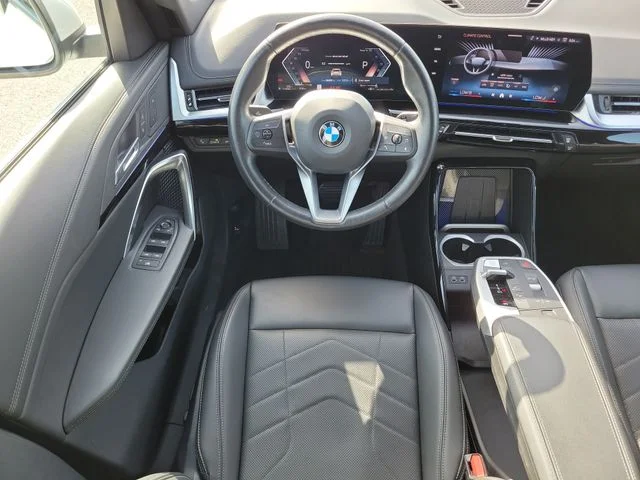 Used 2025  BMW xDrive28i image 15
