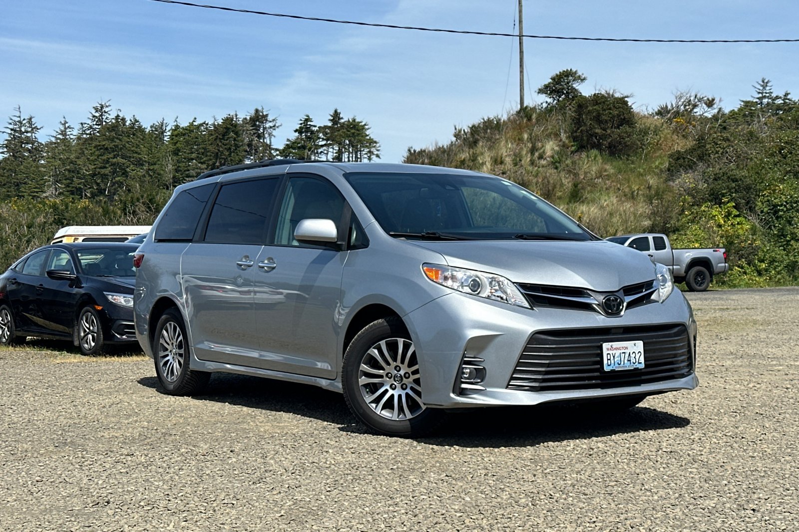 2019 Toyota Sienna XLE V6 7-Passenger Access Seat's photo
