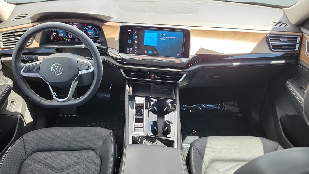 2024 Volkswagen Atlas SE w/Tech - Photo 11