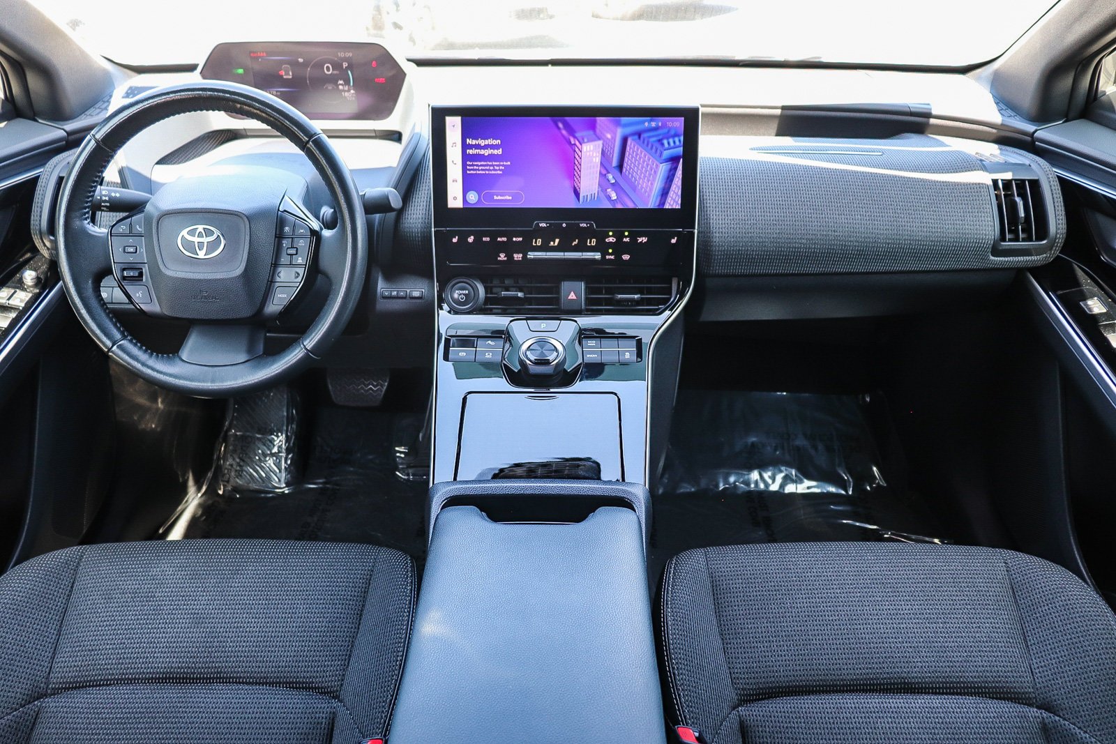 Used 2023  Toyota XLE image 12