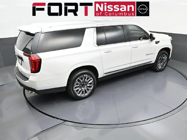 Used 2023 White GMC Denali Ultimate image 41
