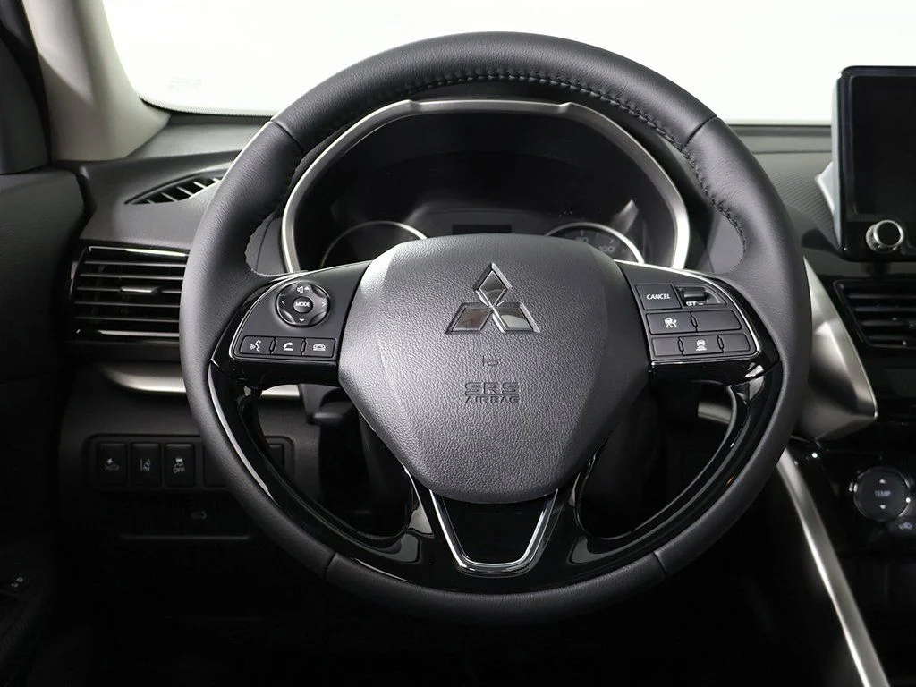 New 2026 White Mitsubishi SE image 40