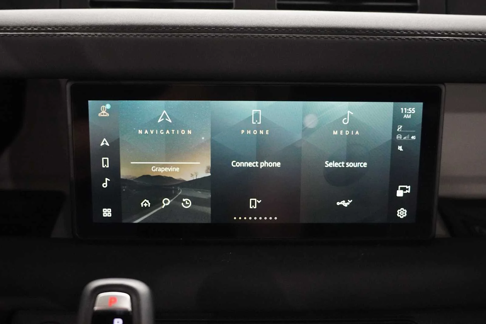 Used 2024 Santorini Black Metallic Land Rover X-Dynamic SE image 15