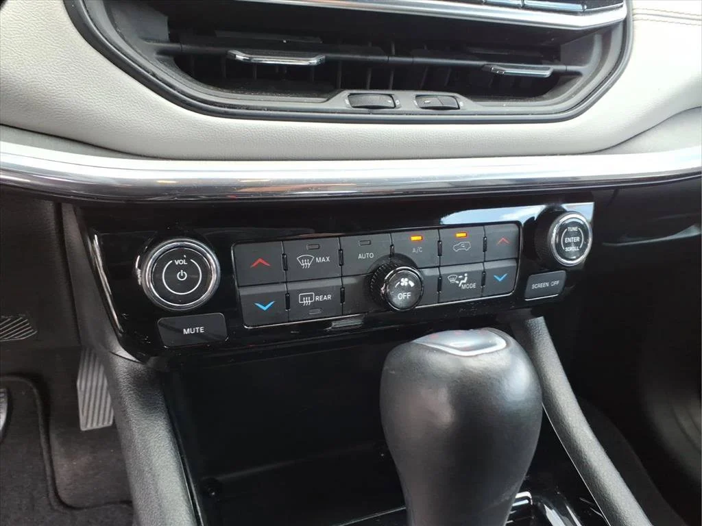 Used 2024 White Jeep Limited image 20