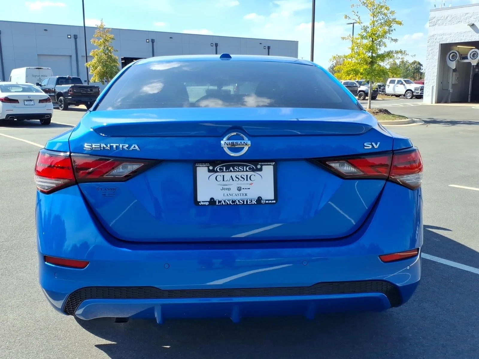 Used 2022 Electric Blue Metallic Nissan SV image 17