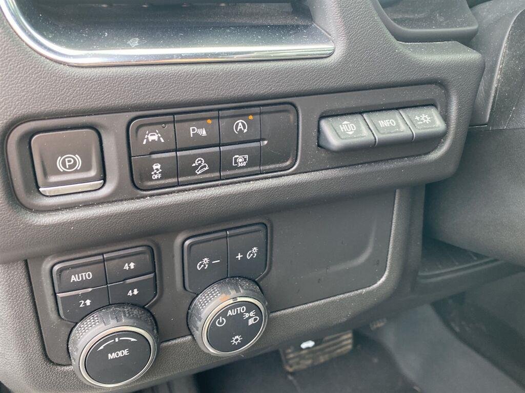 Used 2023 Black Chevrolet Premier image 17