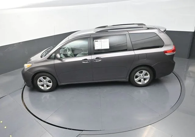 Used 2013 Gray Toyota LE image 15