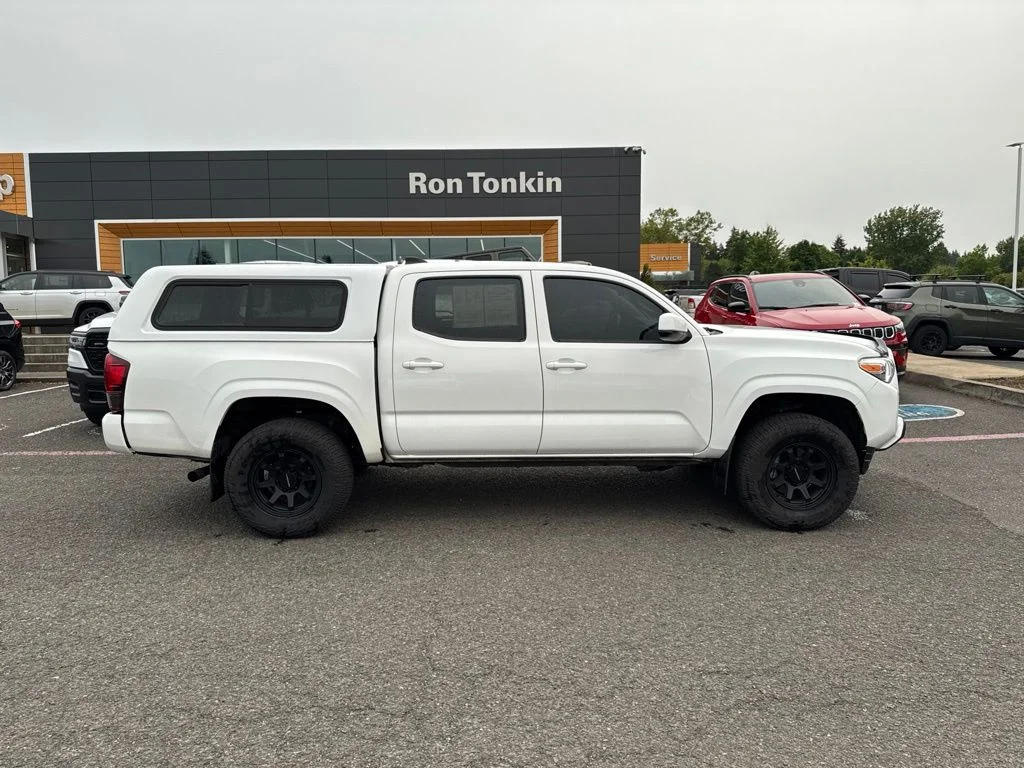 Used 2022 White Toyota SR image 10