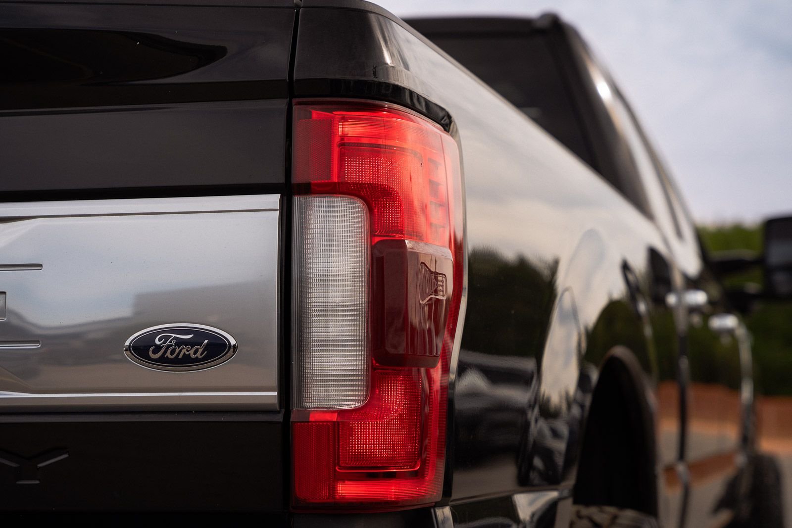 Used 2019 Black Ford Platinum image 19