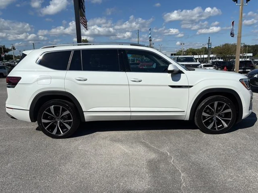 New 2026 Opal White Pearl Volkswagen 2.0T SEL Premium R-Line 4MOTION image 7