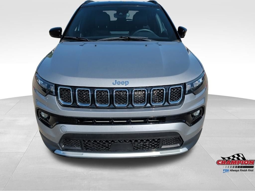 Used 2023 Silver Jeep Limited image 9