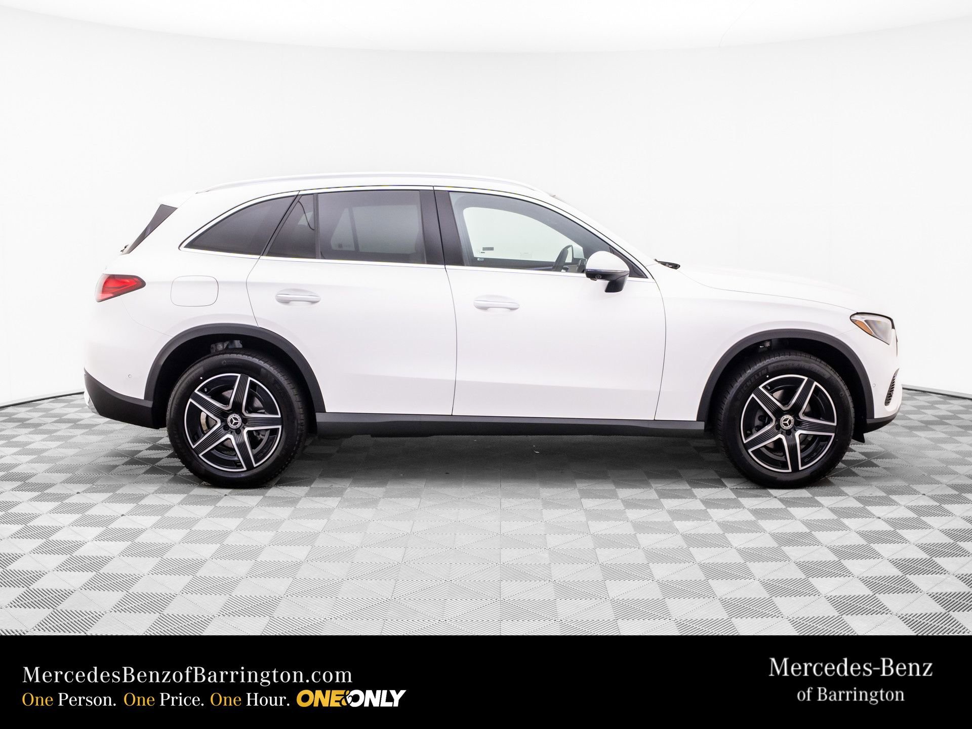 New 2026 Polar White Mercedes-Benz GLC 300 image 50