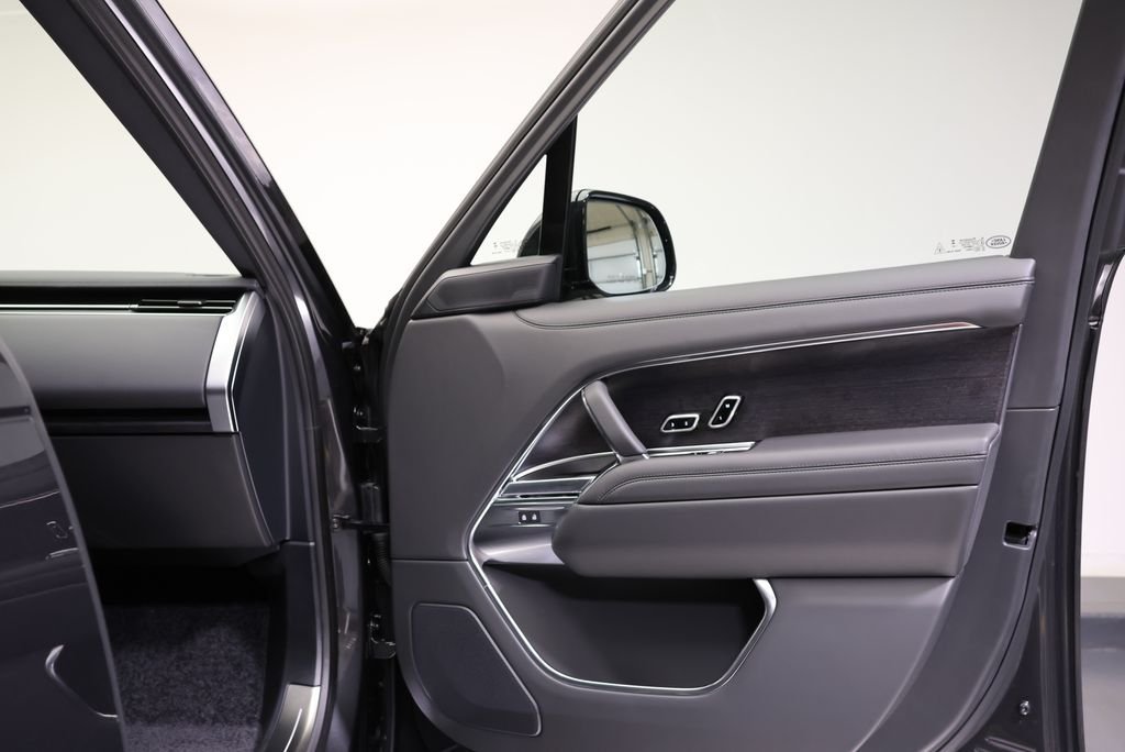 New 2026 Carpathian Grey LAND ROVER SE image 36