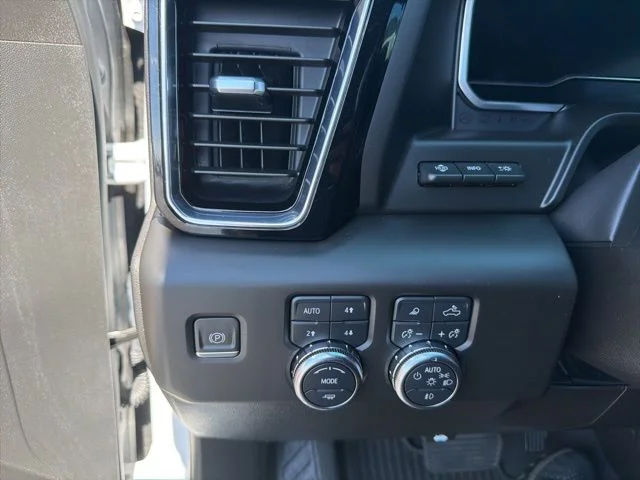 Used 2024 White GMC Denali Ultimate image 17