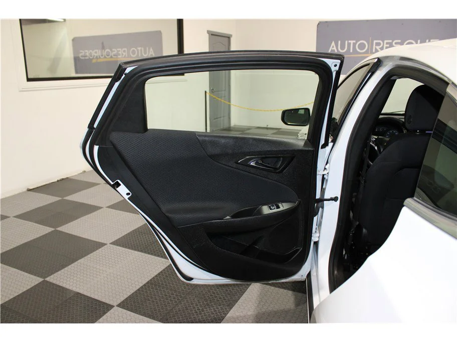 Used 2023 Summit White Chevrolet LT image 13