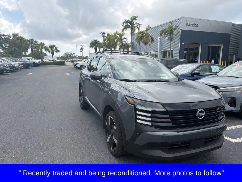 2025 Nissan Kicks 2.0 SR's photo