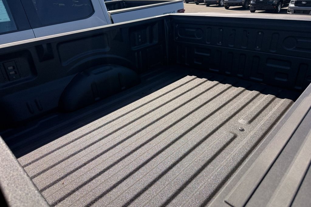 New 2026 Carbonized Gray Metallic Ford XLT image 28