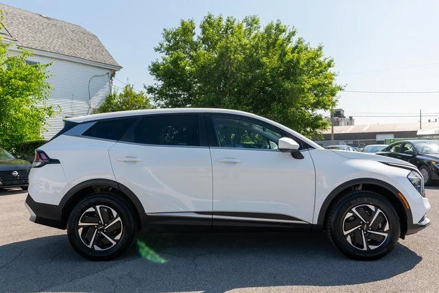 Used 2023 White Kia LX image 5