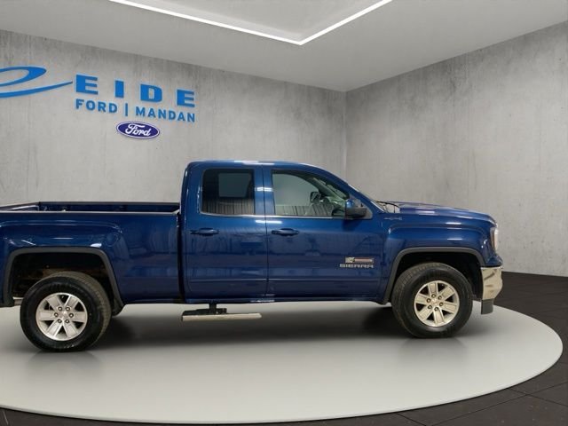 Used 2017 Blue GMC SLE image 10