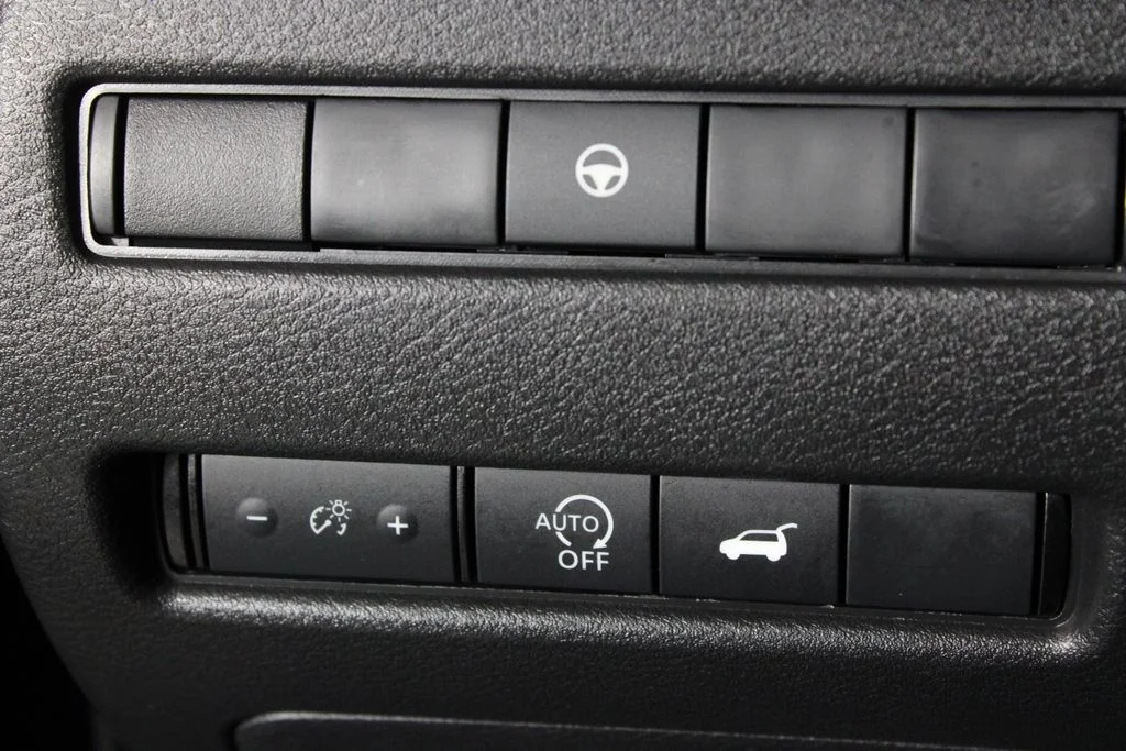 2025 Nissan Rogue SV - Photo 19
