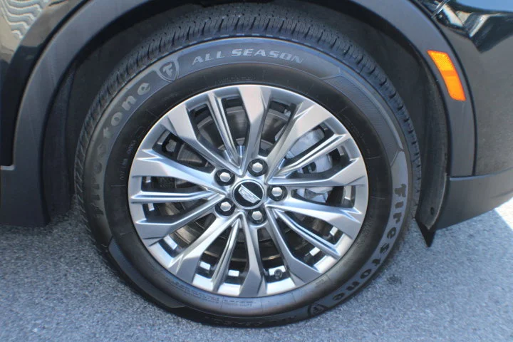 Used 2025 Stellar Black Metallic Cadillac Premium Luxury image 5