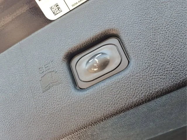 Used 2019  Lincoln Reserve image 23
