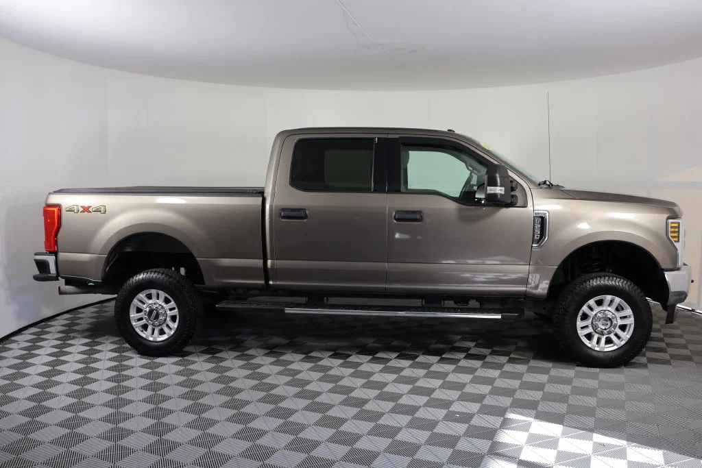Used 2018 Stone Gray Metallic Ford XLT image 9