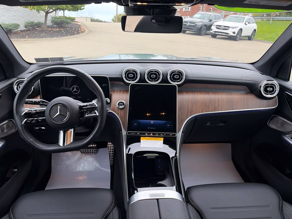 Used 2026 Silver Mercedes-Benz GLC 300 image 12