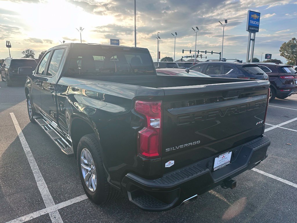 Used 2021 BLACK Chevrolet RST image 3