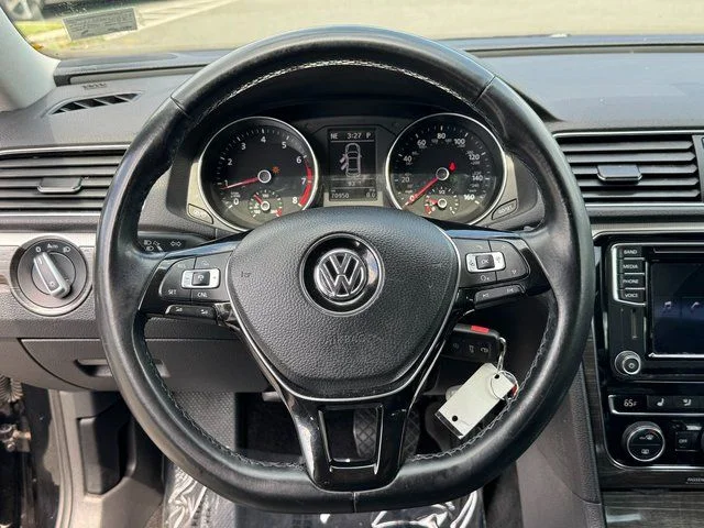 Used 2016  Volkswagen 1.8T SE image 14
