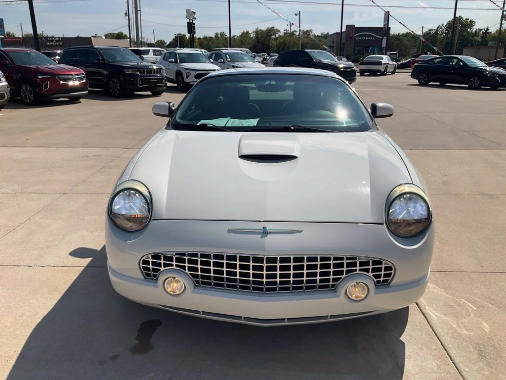 Used 2002 White Ford Base image 33