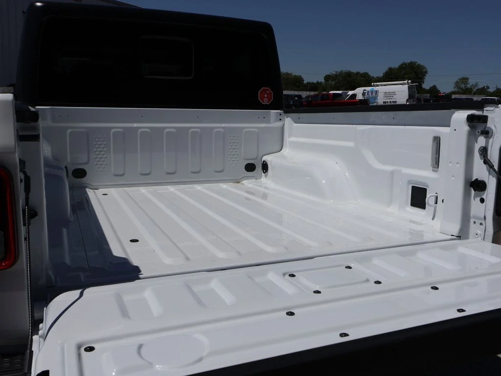 New 2026 Bright White Clear-Coat Exterior Paint Jeep 85th Anniversary Edition image 15