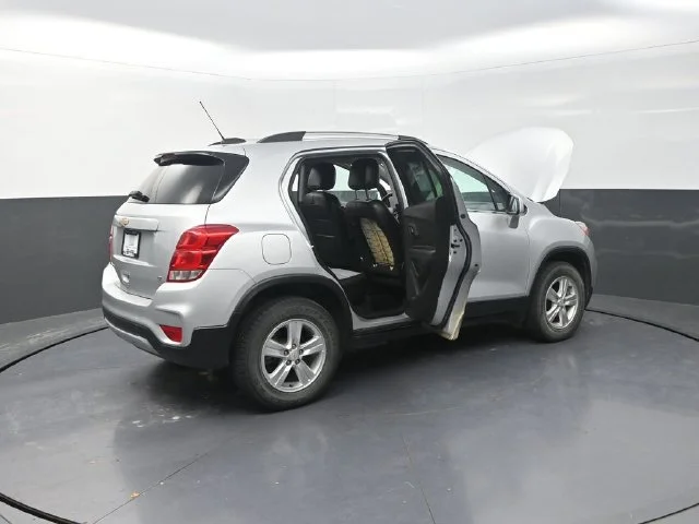 Used 2020 Silver Chevrolet LT image 35