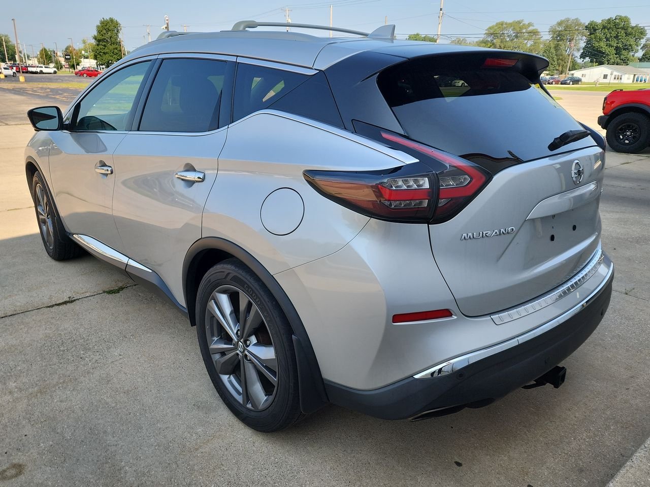 Used 2021 Silver Nissan Platinum image 2