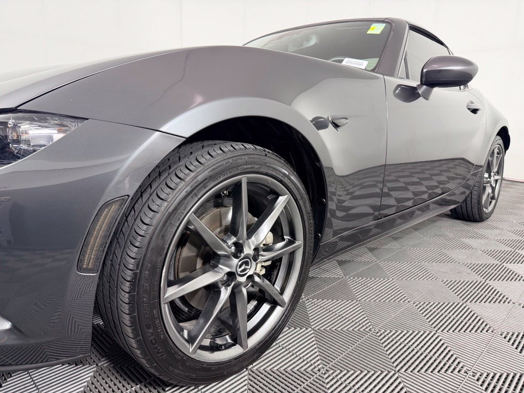 Used 2017 Red Mazda Grand Touring image 17
