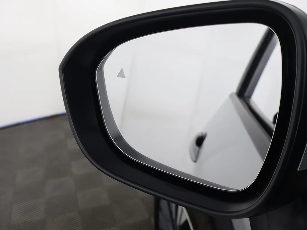 Used 2023 Silver Nissan SV image 31