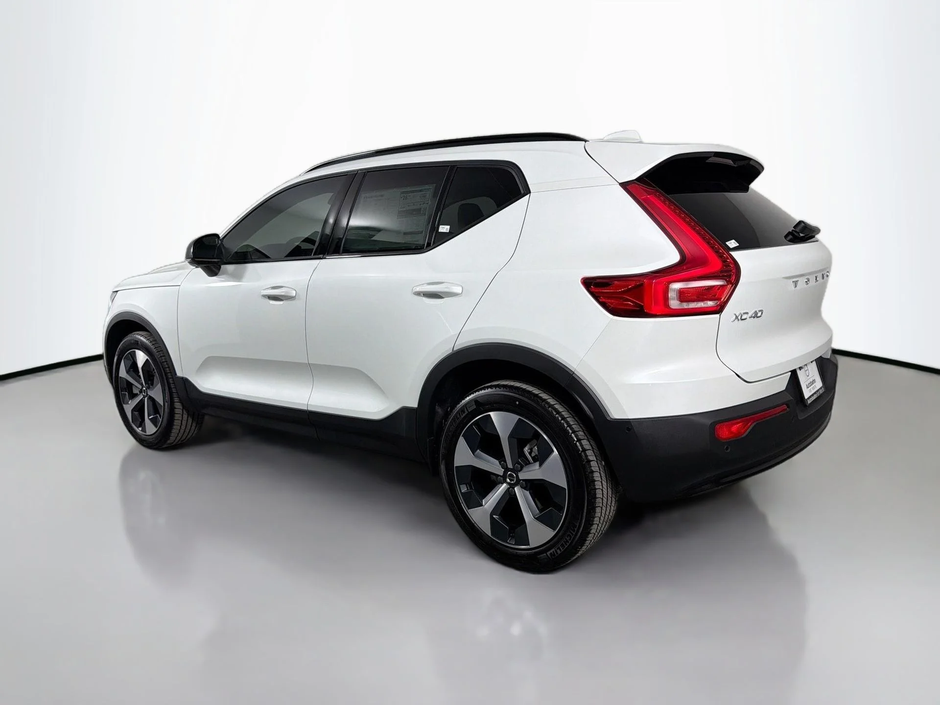 New 2026 Crystal White Volvo Plus image 7