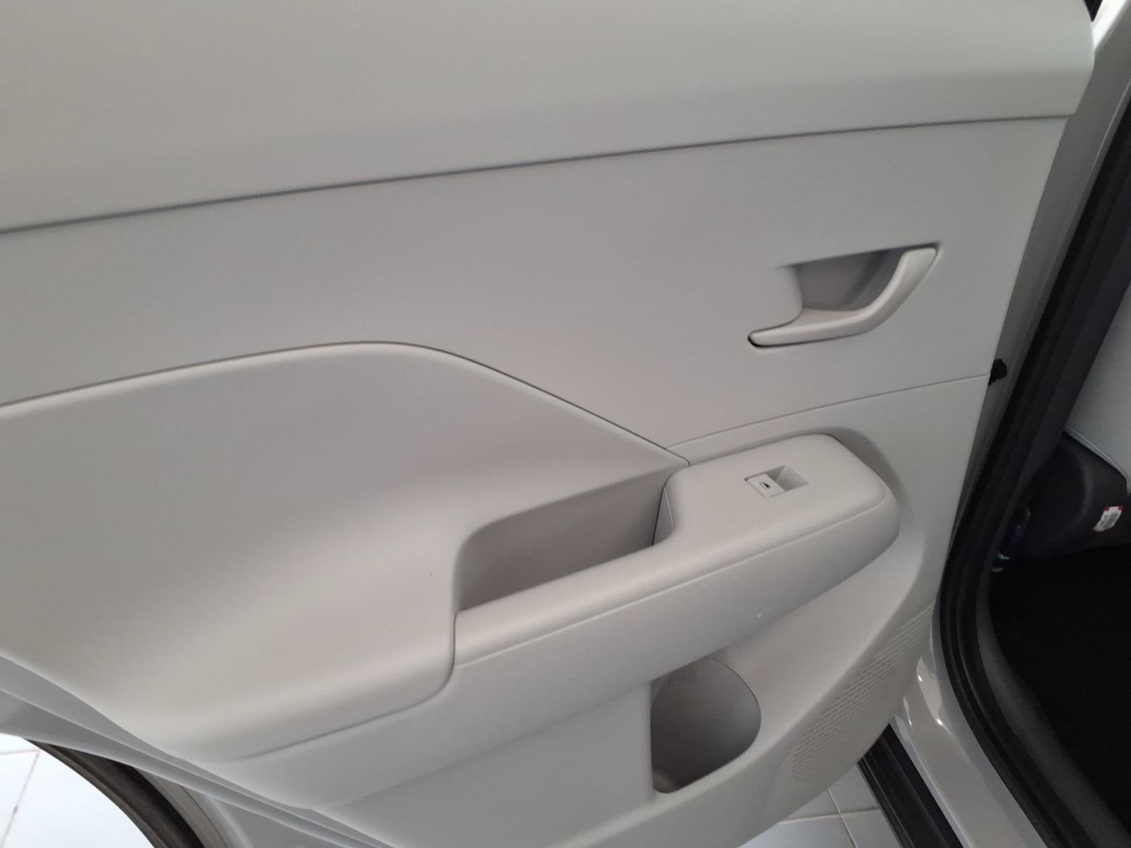 2024 Hyundai Kona SEL - Photo 15