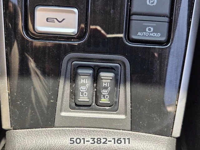 Used 2018 White Mitsubishi SEL image 25