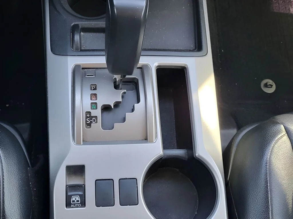 Used 2013 Classic Silver Metallic Toyota SR5 image 14