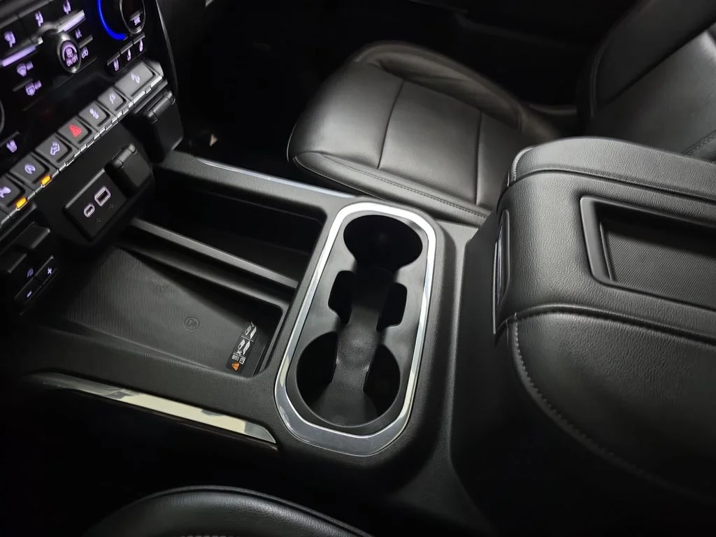 Used 2020 Iridescent Pearl Tricoat Chevrolet LTZ image 27