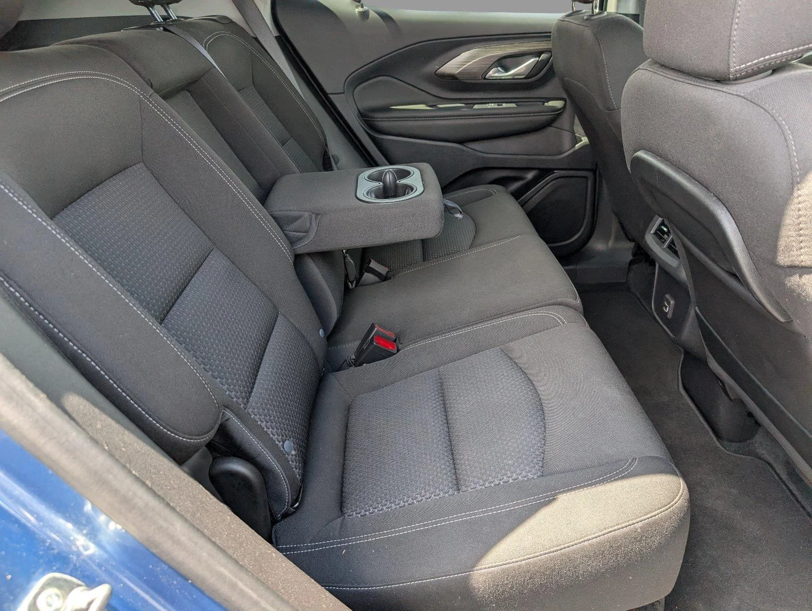 Used 2024 Downpour Metallic GMC SLE image 36