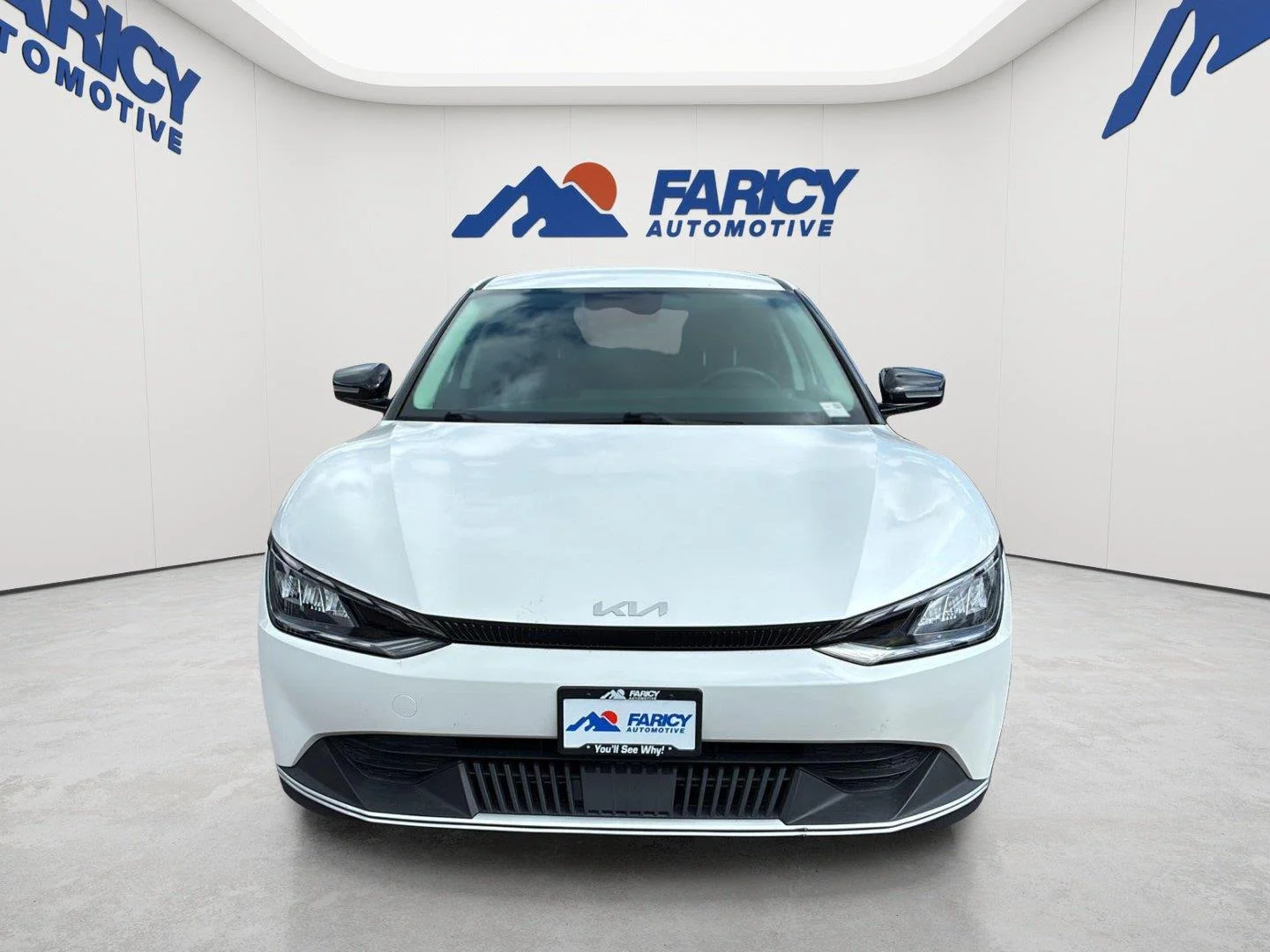Used 2024 Snow White Pearl Kia Light Long Range image 13